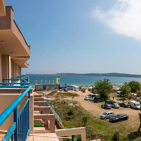 Хотел Royal Marina