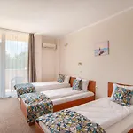 Royal Marina فندق 3*