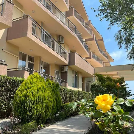 Royal Marina Хотел 3*