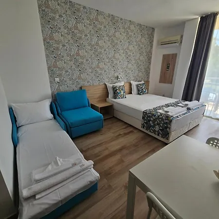 Royal Marina Хотел