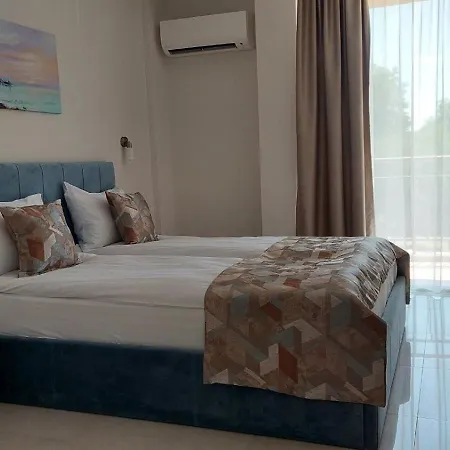 Royal Marina Szálloda 3*