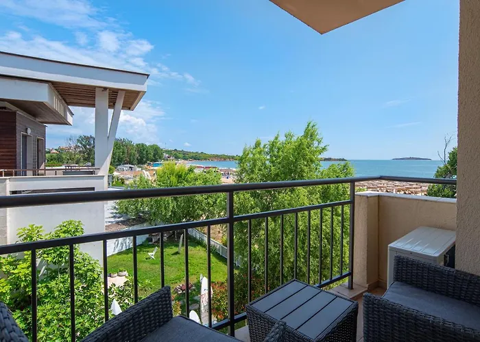 Royal Marina Хотел