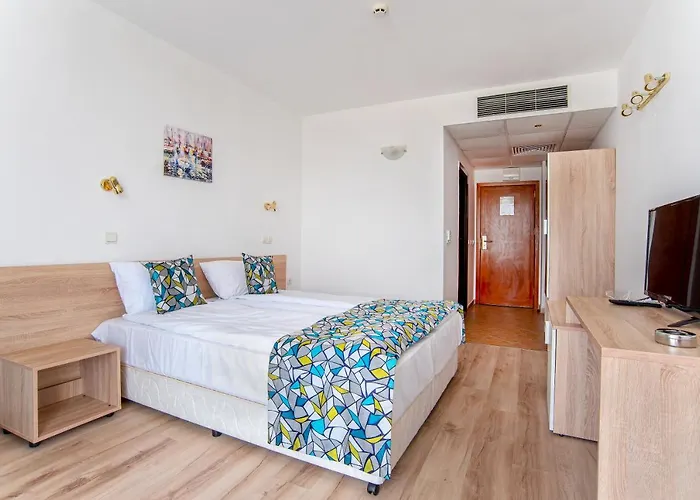 Royal Marina Хотел