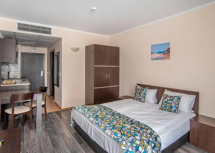 Royal Marina Хотел 3*