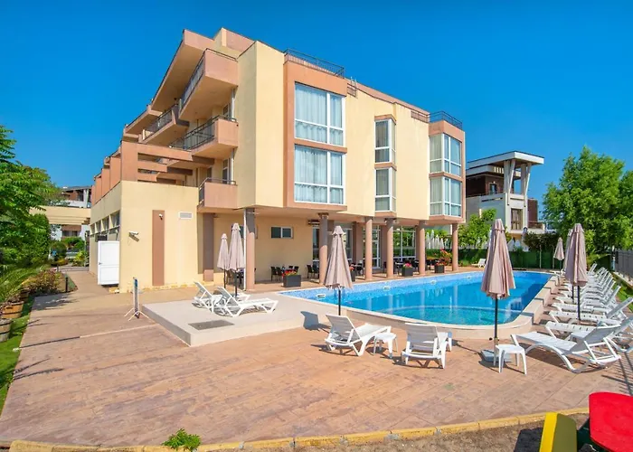 Хотел Royal Marina