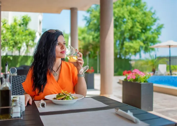 Royal Marina Хотел Черноморец