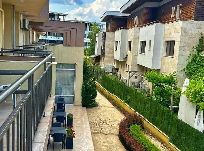 Хотел Royal Marina Черноморец