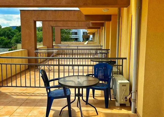 Royal Marina Хотел