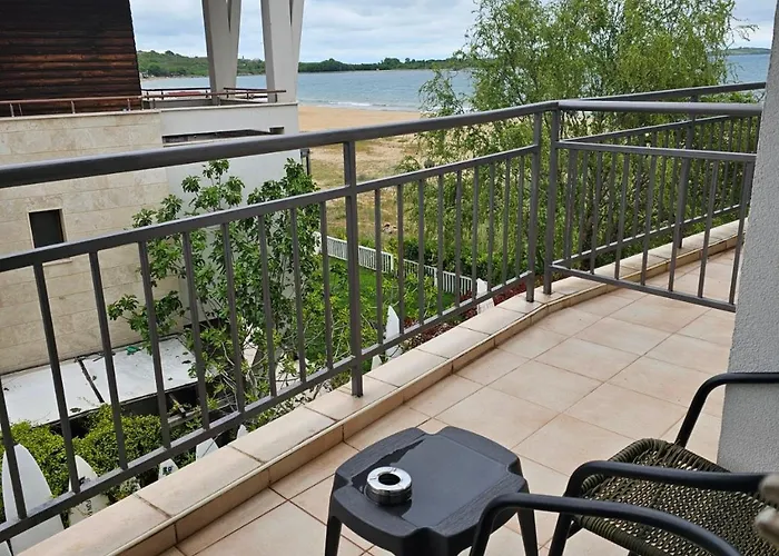 Royal Marina Хотел 3*