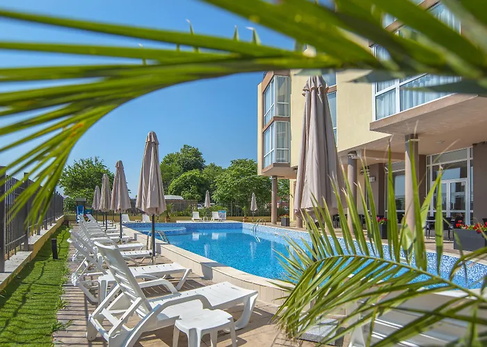 Хотел Royal Marina