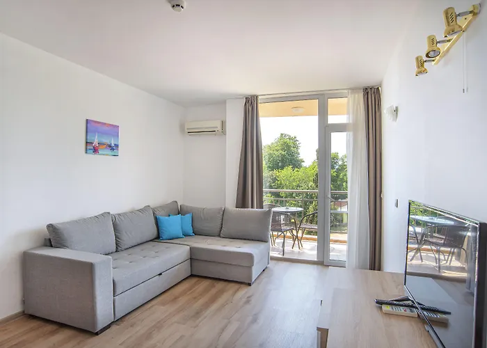 Royal Marina Хотел