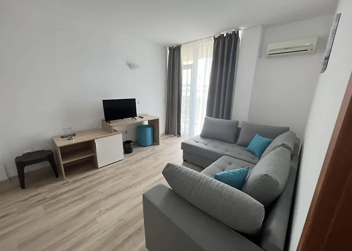 Хотел Royal Marina Черноморец