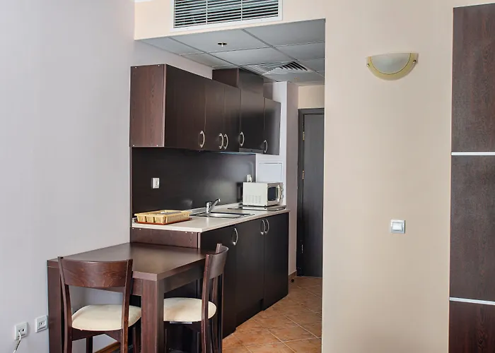 Royal Marina Хотел 3*