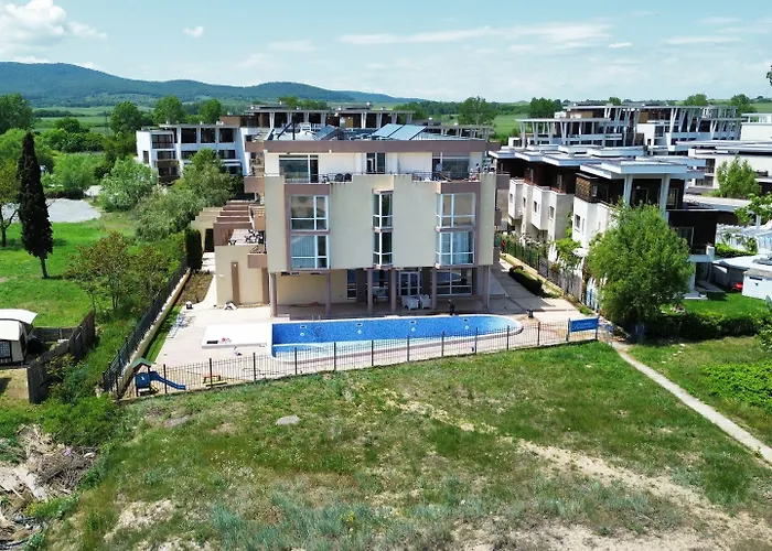 Хотел Royal Marina