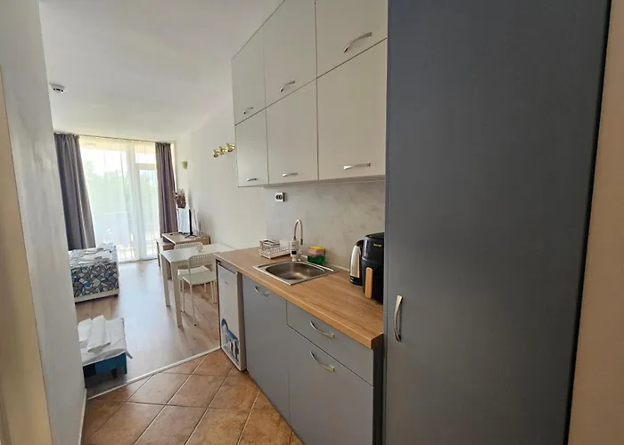 Хотел Royal Marina 3*